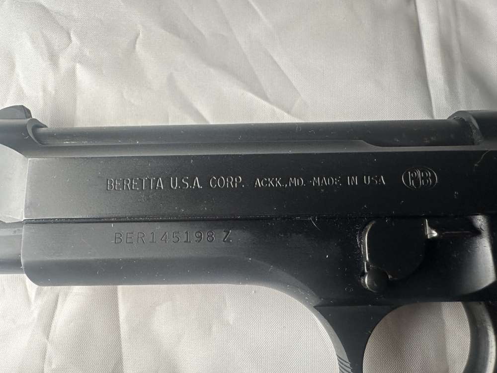 Beretta 92FS, 9mm, Blued, Wood Grips, Original Case-img-3
