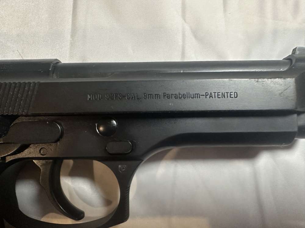 Beretta 92FS, 9mm, Blued, Wood Grips, Original Case-img-1