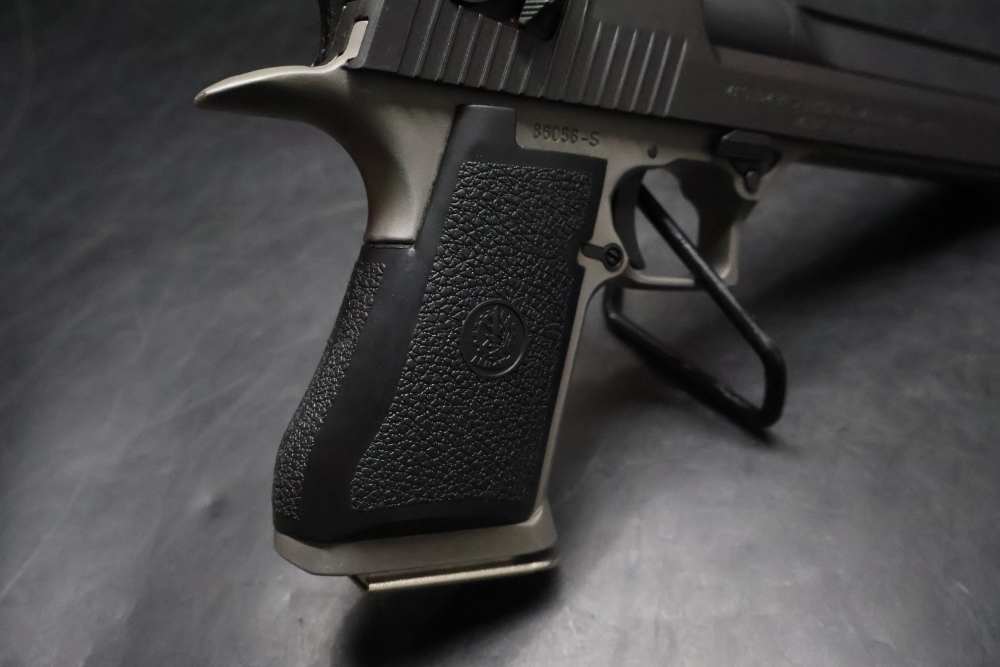 Israeli Weapon Industries Desert Eagle Semi-Automatic Pistol .44 Magnum-img-4