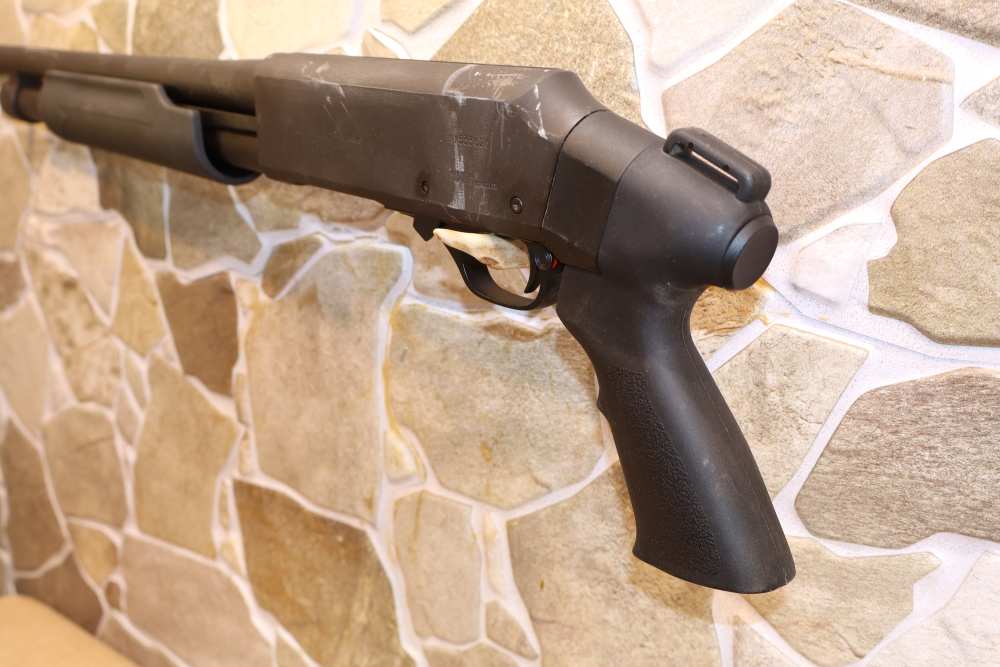 H&R 1871 PARDNER PUMP-ACTION 12 GAUGE SHOTGUN-img-4