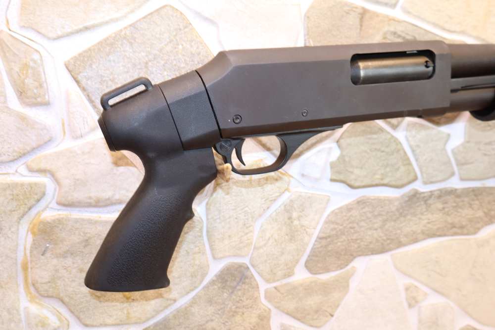 H&R 1871 PARDNER PUMP-ACTION 12 GAUGE SHOTGUN-img-1