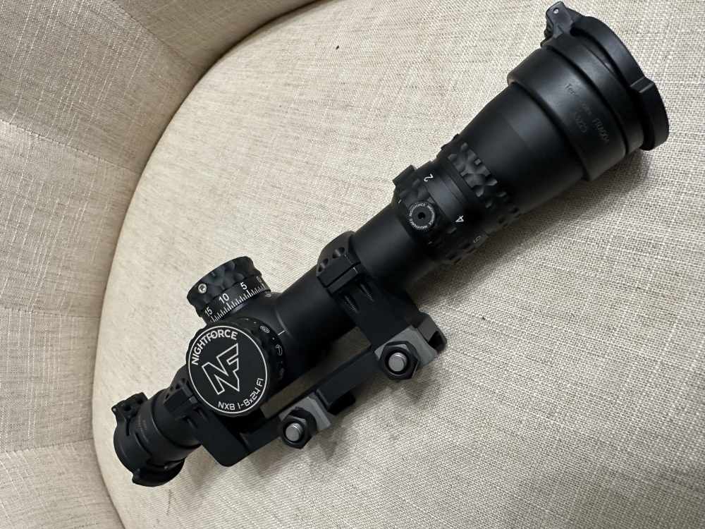 Minty Nightforce NX8 1-8x24 F1 MOA with NF Unimount .5 MOA AA89112B C600-img-5
