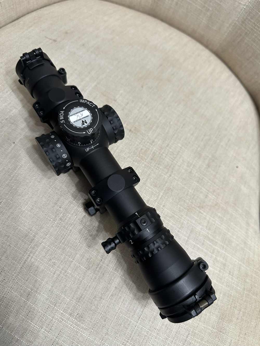 Minty Nightforce NX8 1-8x24 F1 MOA with NF Unimount .5 MOA AA89112B C600-img-7