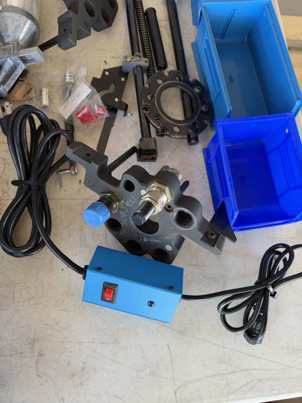 Dillon Super 1050 Reloading Press Mark 7 Auto Drive, RT1500, Tool Heads-img-3