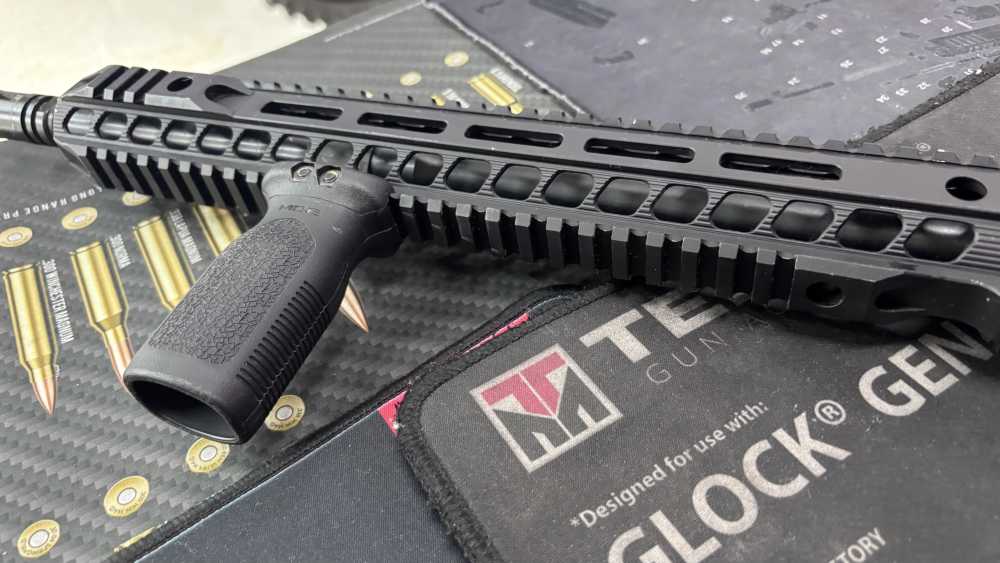 Andro Corp Industries ACI-15 16” rifle 5.56/223 with foregrip and stock -img-9