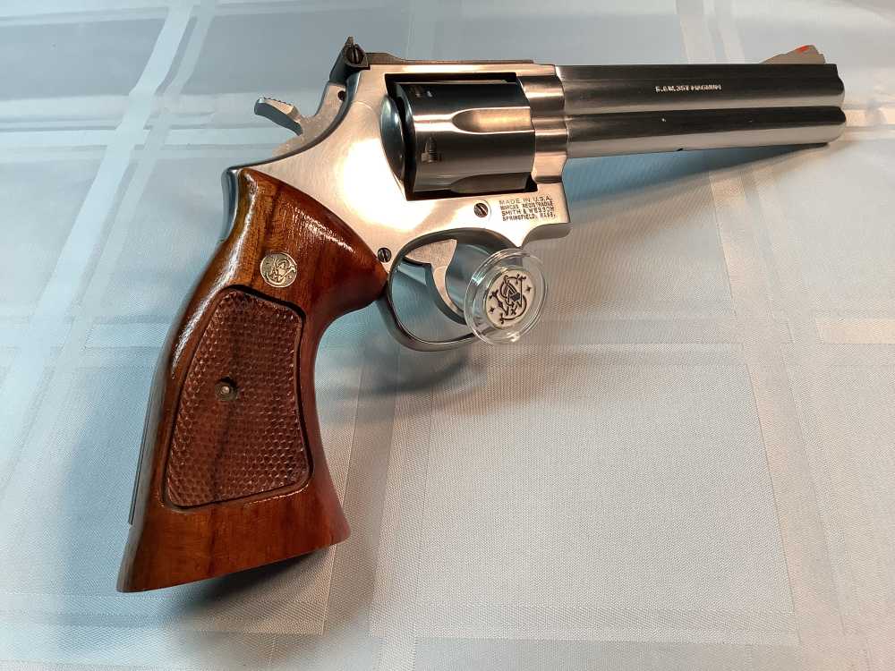 Smith and Wesson S&W Model 686-3 Combat Magnum-img-2