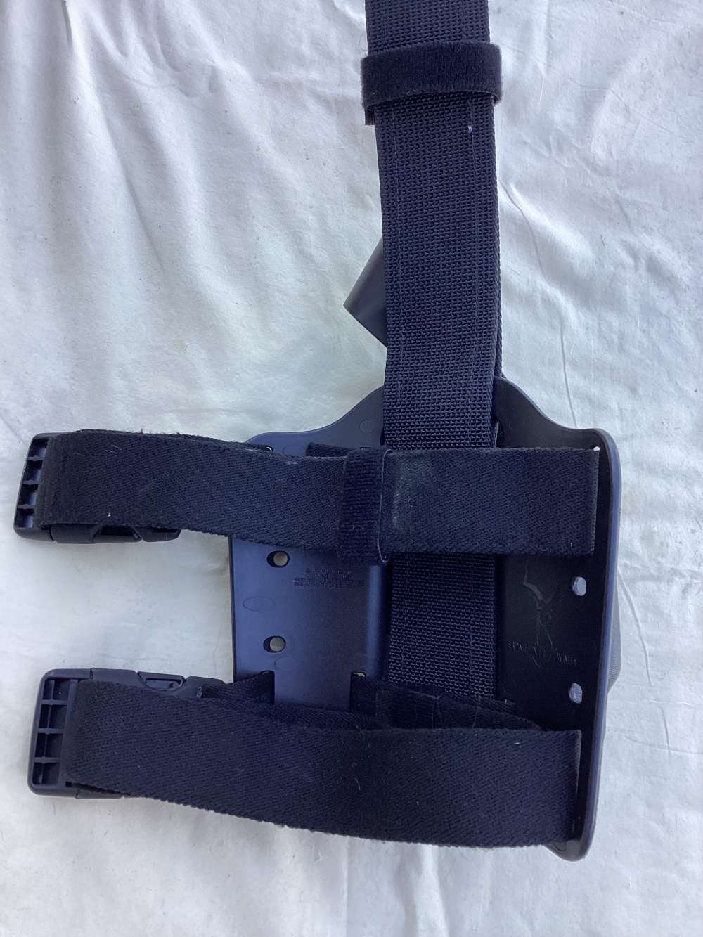 Safariland Level 2 Thigh Holster Glock 17 Good Condition RH -img-2