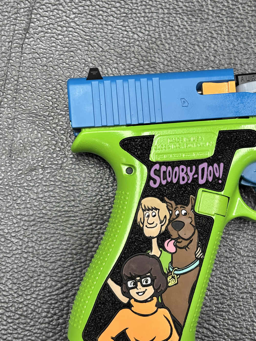 DAKOTA BANDIT GLOCK 43X “SCOOBY-DOO” 9MM. NO RESERVE -img-22