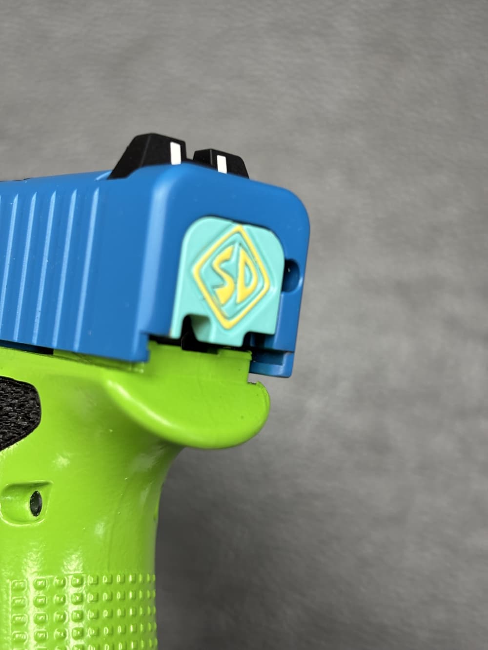 DAKOTA BANDIT GLOCK 43X “SCOOBY-DOO” 9MM. NO RESERVE -img-17