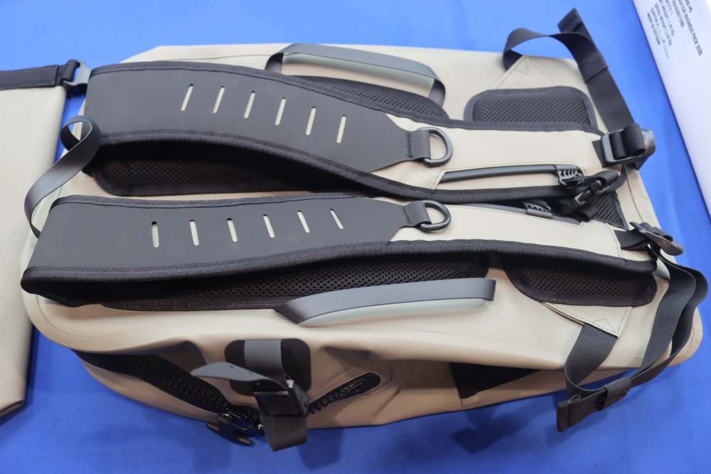 Benelli Waterproof Hunting Backpack & Shell Bag NEW Migration Madness NWT-img-6