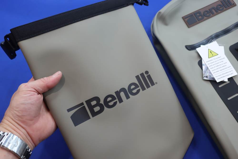 Benelli Waterproof Hunting Backpack & Shell Bag NEW Migration Madness NWT-img-13