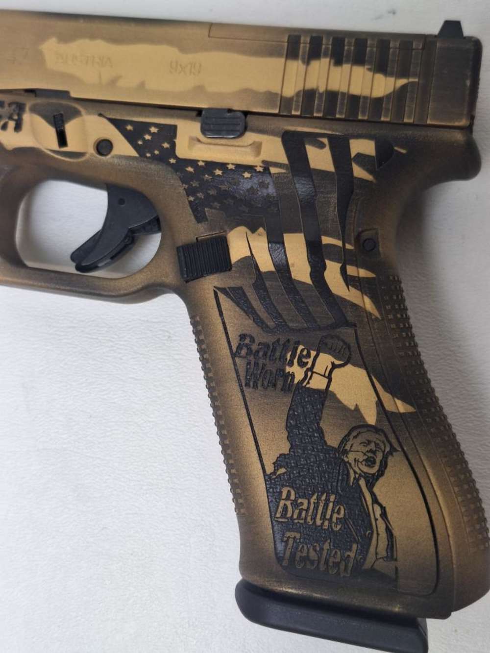 Glock 47 9x19 Trump 2025 Edition Gold and Black-img-7