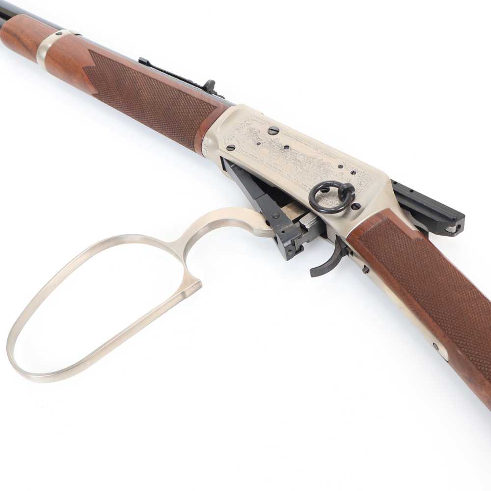 Winchester 94 John Wayne, 32-40 Win 18.5” Silver/Blued/Wood W/ Box & Ammo!-img-37