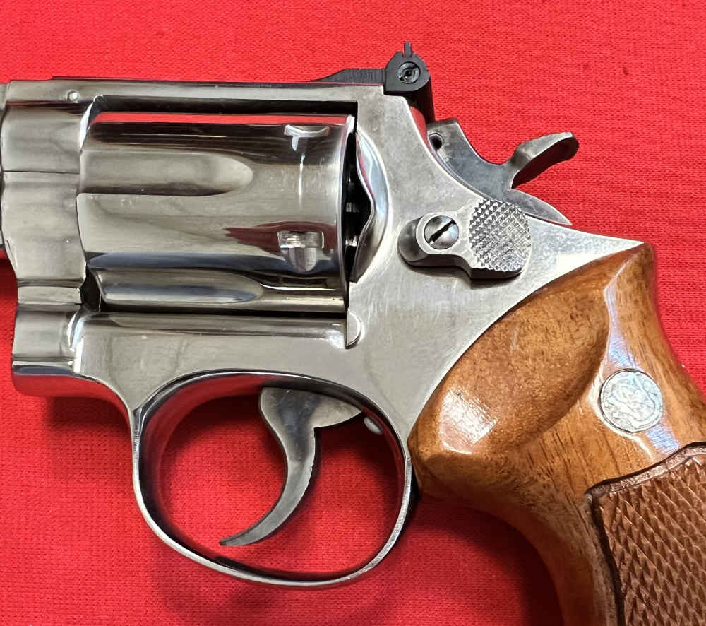 S&W 357 mag Model 19 - 3 NICKEL 4" w Target Grips Pinned & Recessed NICE-img-2