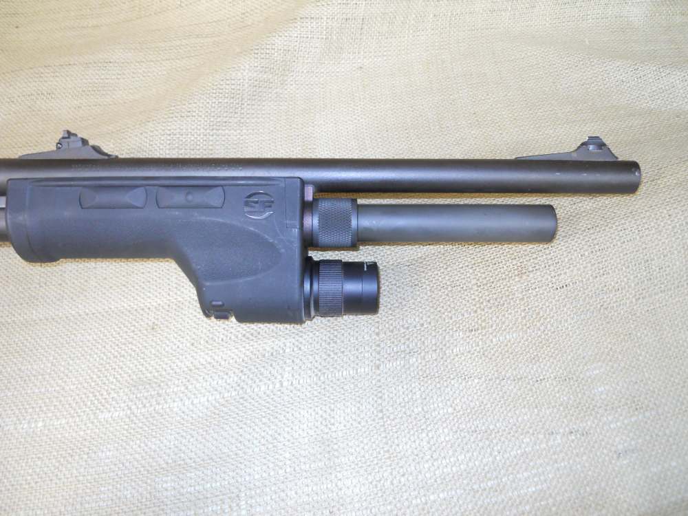 Remington 870 12g 20" w/surefire forearm-img-3
