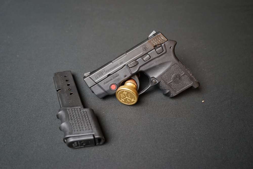 Smith & Wesson M&P Bodyguard 380, Crimson Trace, Extended Mag-img-1