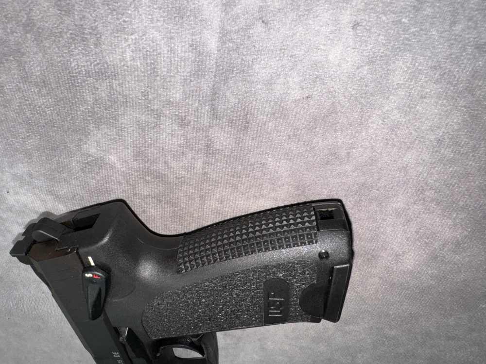 USED! HECKLER & KOCH USP EXPERT 9MM NO JET FUNNEL BOX 2 MAGS -img-10