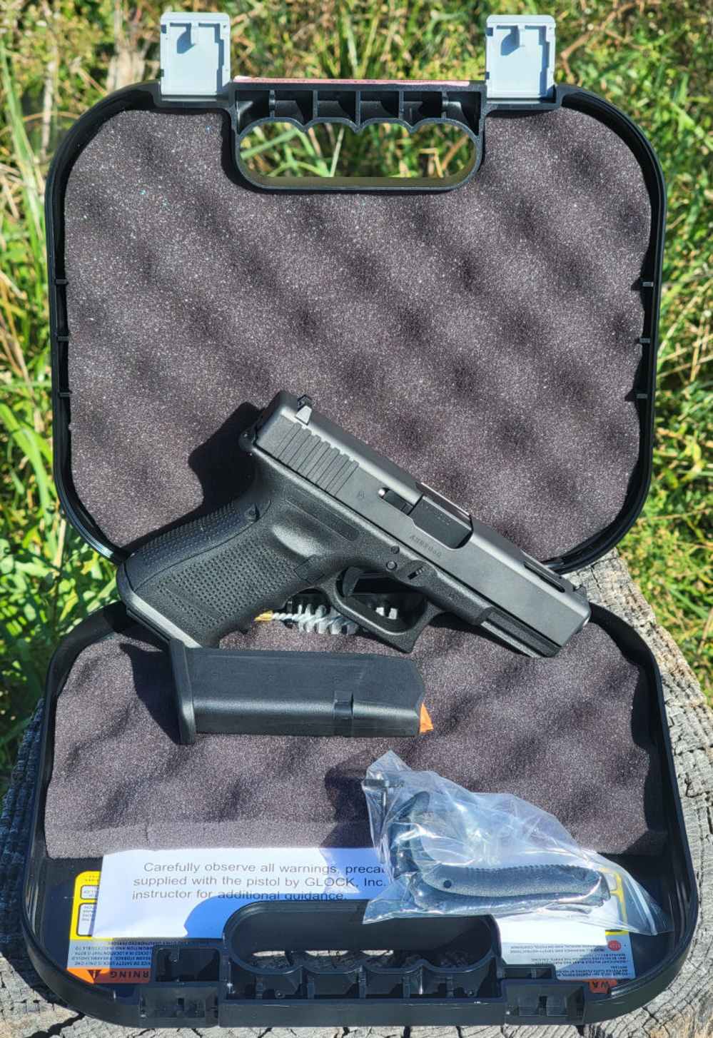 Glock 19 Gen 4 9mm w/ Factory Case & 2 Magazines-img-0