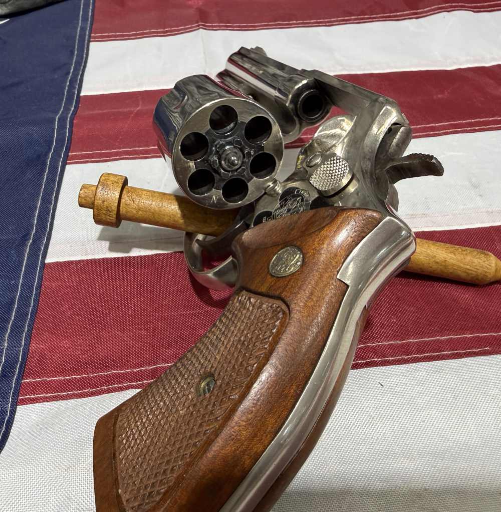 Smith & Wesson 581 Nickel 357 magnum Revolver.-img-4