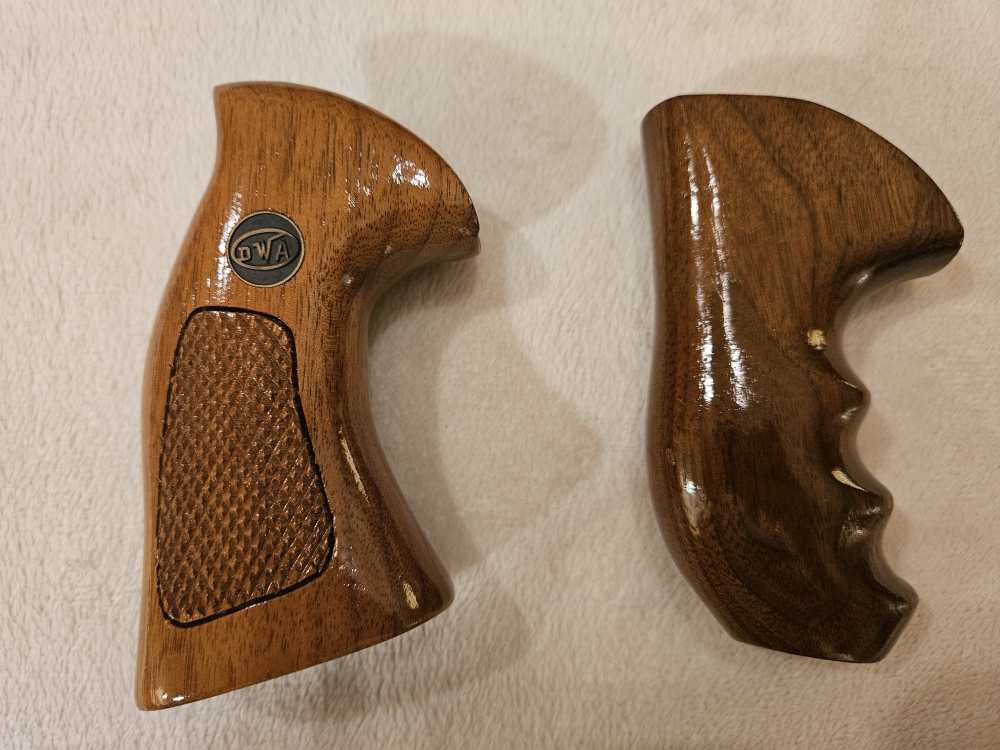 Dan Wesson 22lr Pistol Pac 2,4,6,8" barrels & assesscories -img-17