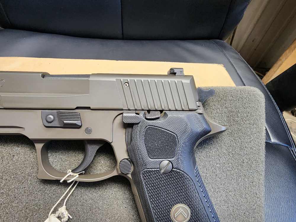 PICS! SIG SAUER P220 LEGION .45 ACP 4.4 SRT 220 .45 P GRAY G10 MA COMPLIANT-img-9