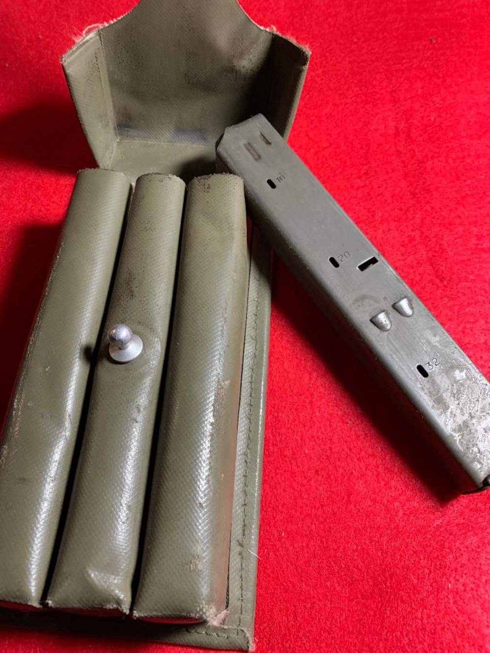 UZI One 32 R Mag & 3x32 Pouch -img-0