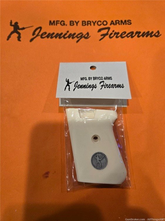 Bryco Arms Jennings J22 J25 Smooth Grips (New Model Flip Safety) w/Meds-img-0