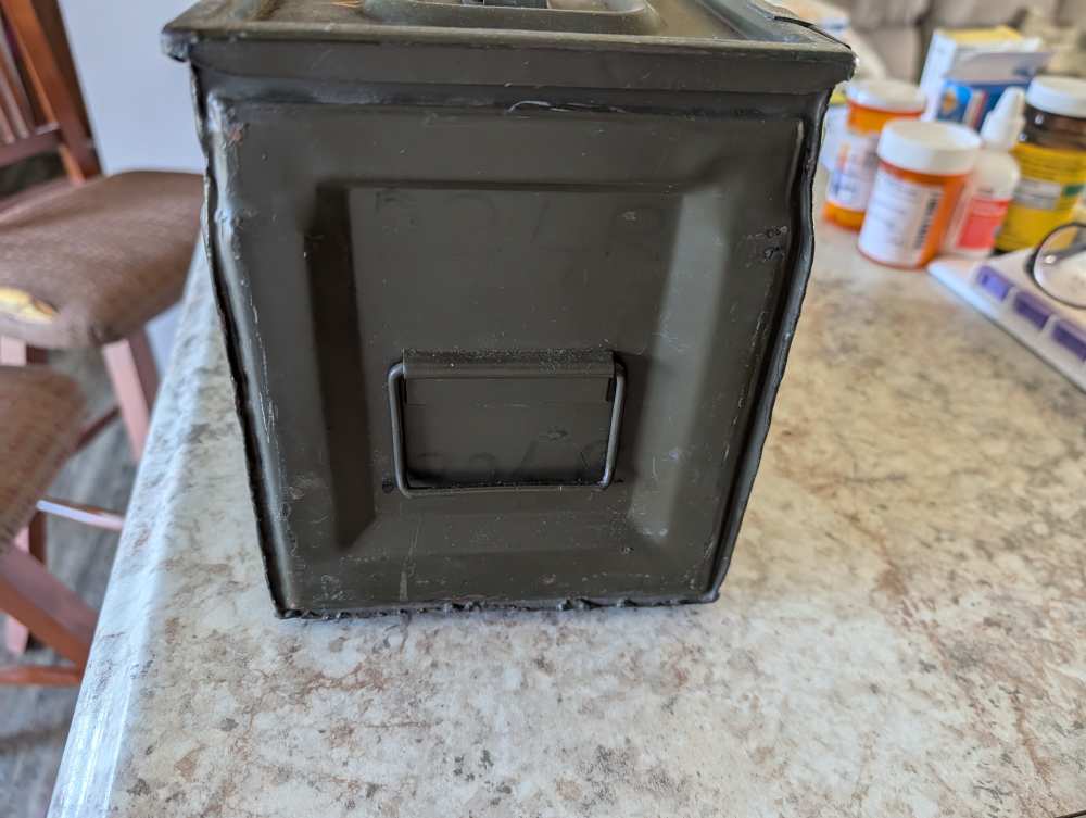 World war II ammo can marked FOR CONUS USE ONLY-img-4