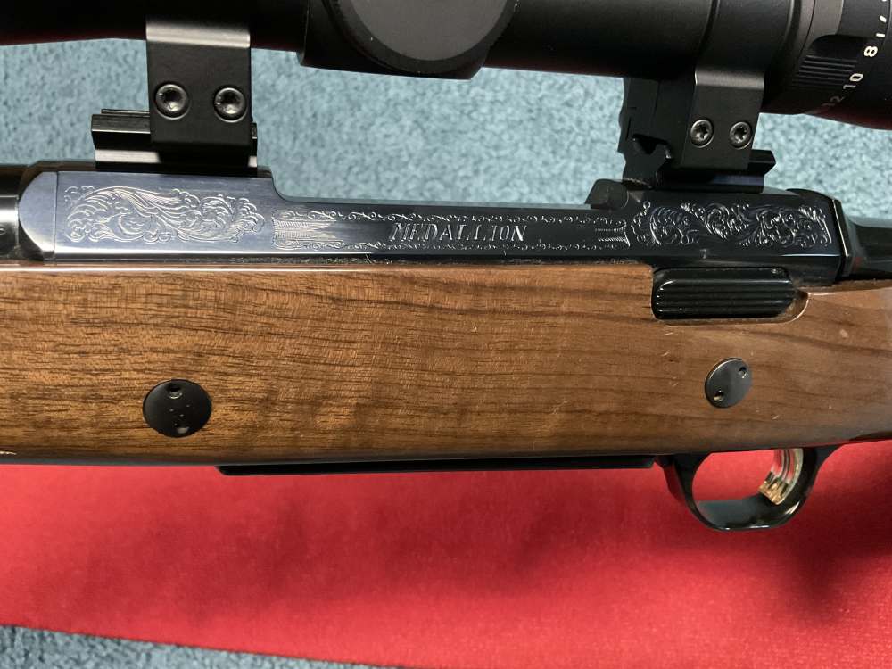 Browning A-Bolt Medallion 375 H&H bolt action W/ B.O.S.S system -img-12