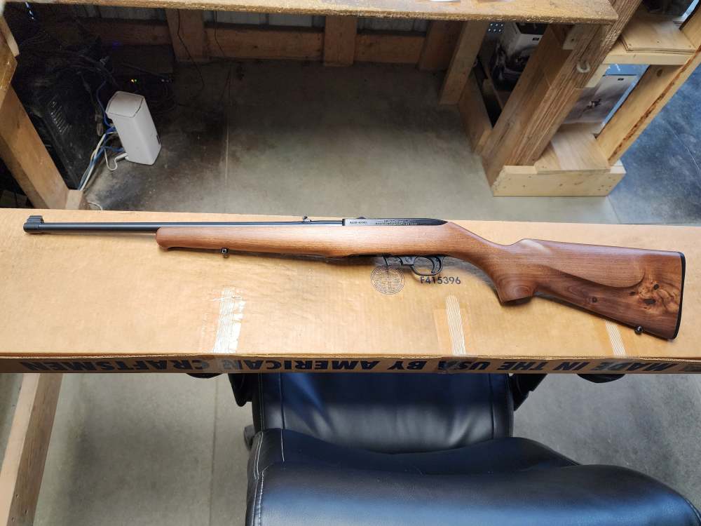 PICS! NEW RUGER SPORTER 10/22 RIFLE ENGRAVED .22 31237 10 22 SERIES WALNUT-img-11