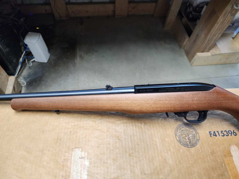 PICS! NEW RUGER SPORTER 10/22 RIFLE ENGRAVED .22 31237 10 22 SERIES WALNUT-img-18