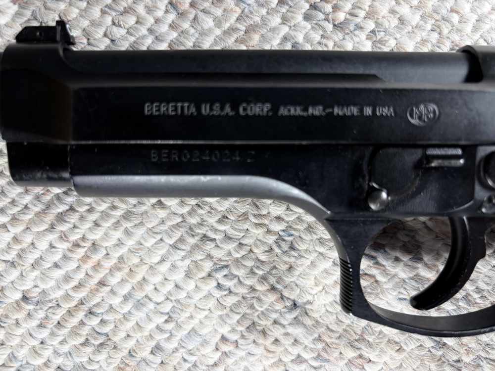 Beretta 92F M9 4.9” Pistol (1) mag, hard case, walnut and factory grips-img-13