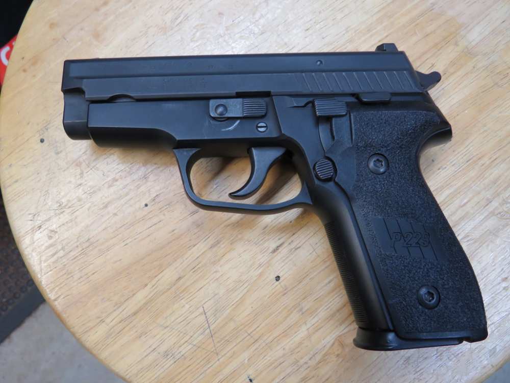 SIG SAUER P229 .40 Cal. DA/SA Pistol-img-0