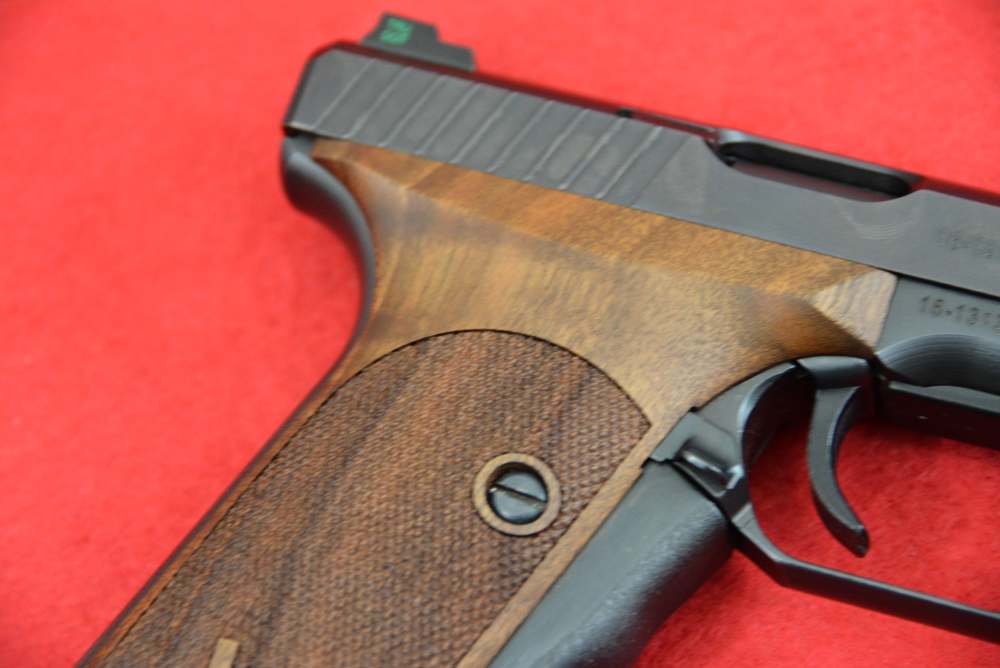 "Last Generation" 2003 H&K P7M8 with Karl Nill Presentation Grips NEW-img-22