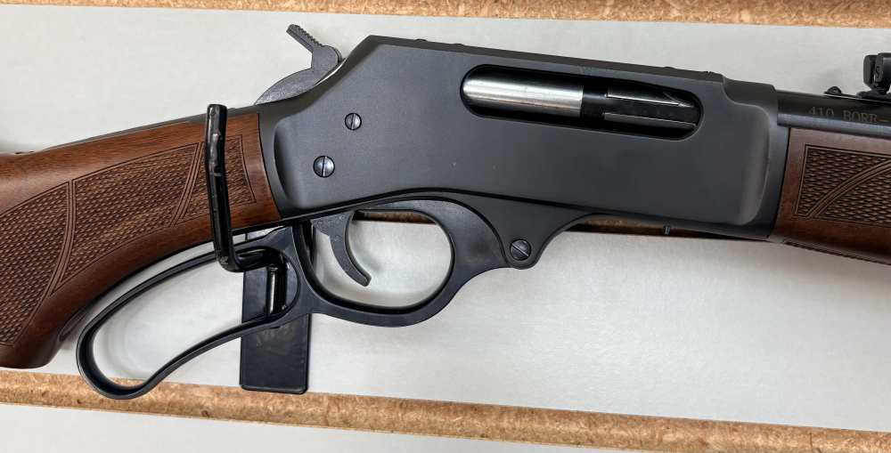 HENRY H018-410R LIKE NEW - 410 SHOTGUN LEVER ACTION - MAKE OFFER!-img-2