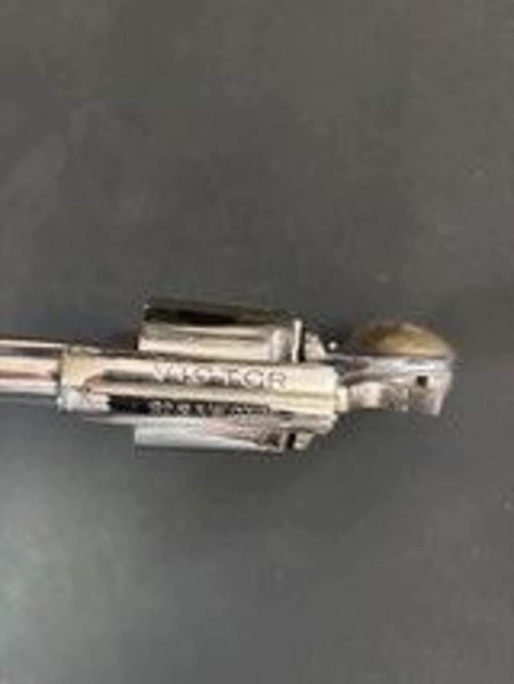 Harrington & Richardson Victor Model .32 S&W Revolver.  C&R OK-img-3