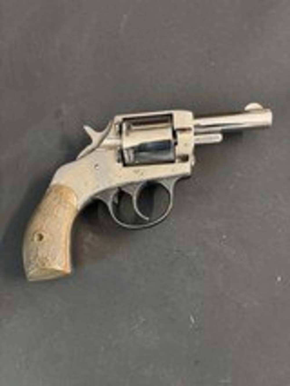 Harrington & Richardson Victor Model .32 S&W Revolver.  C&R OK-img-0