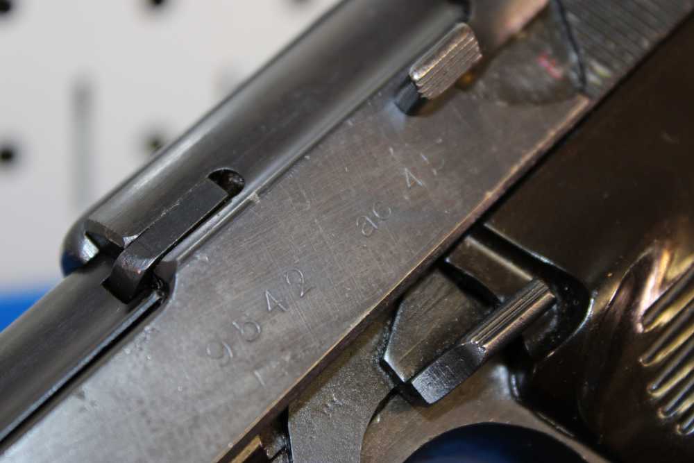 Walther P-38 (AC 45) - 9mm Luger - 1945 - Matching Magazine - Scarce - WWII-img-10