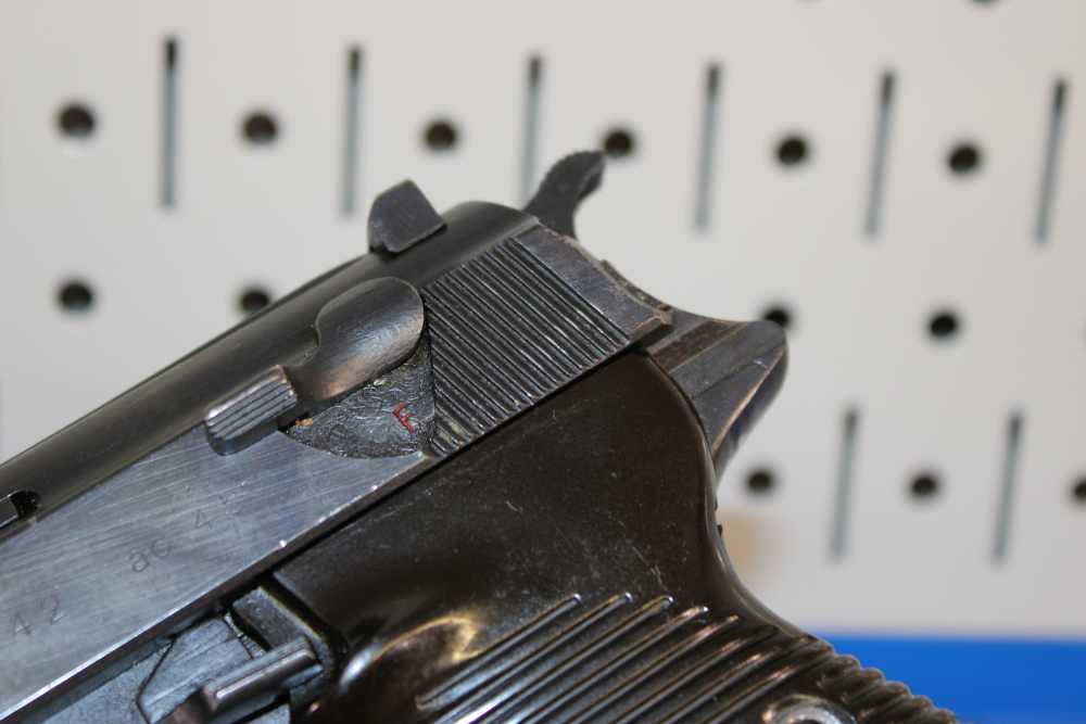 Walther P-38 (AC 45) - 9mm Luger - 1945 - Matching Magazine - Scarce - WWII-img-4