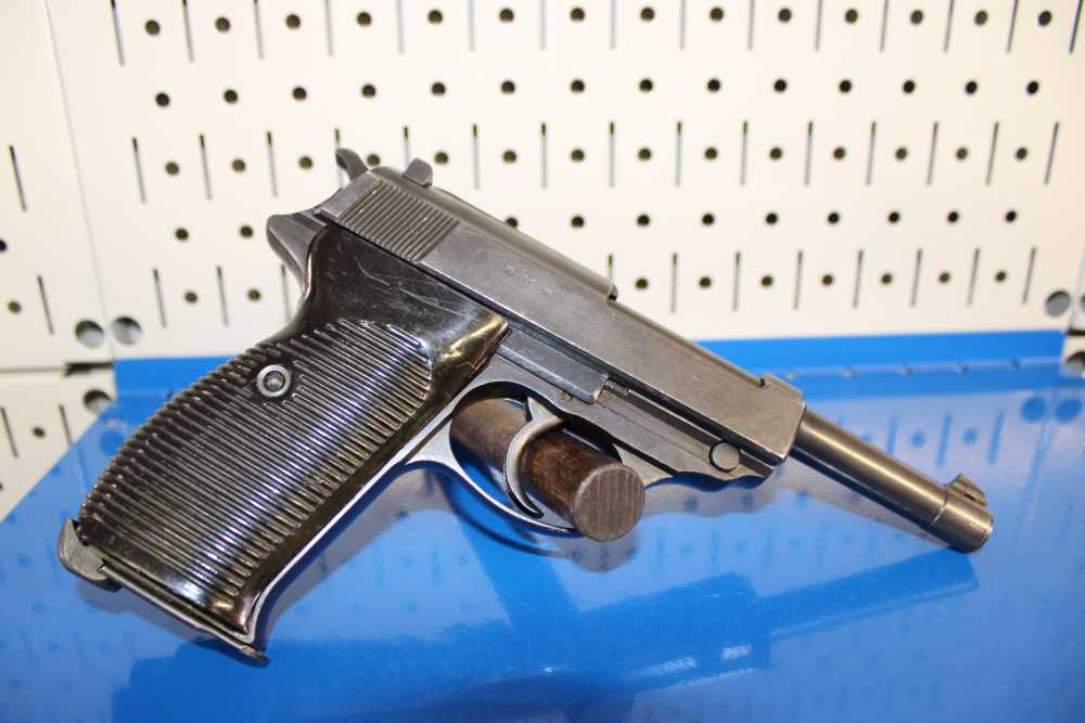 Walther P-38 (AC 45) - 9mm Luger - 1945 - Matching Magazine - Scarce - WWII-img-34