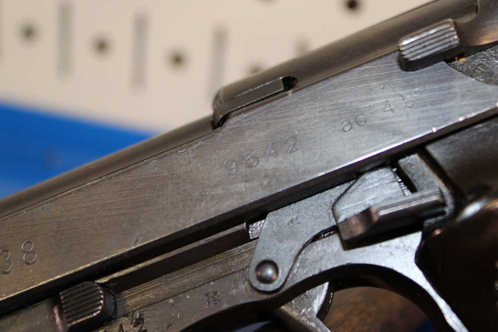 Walther P-38 (AC 45) - 9mm Luger - 1945 - Matching Magazine - Scarce - WWII-img-11