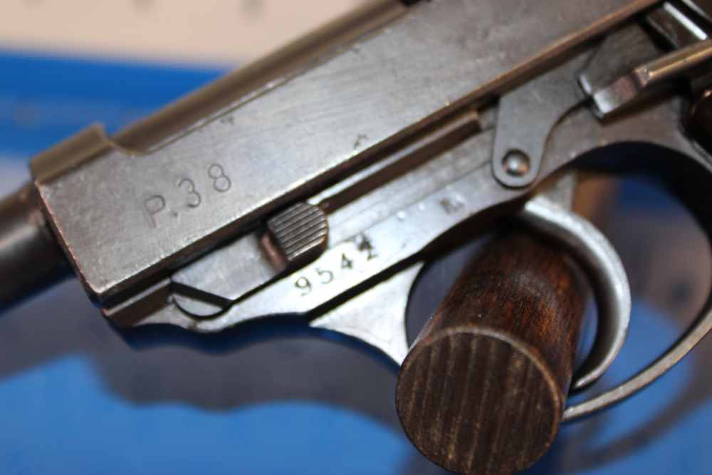 Walther P-38 (AC 45) - 9mm Luger - 1945 - Matching Magazine - Scarce - WWII-img-12