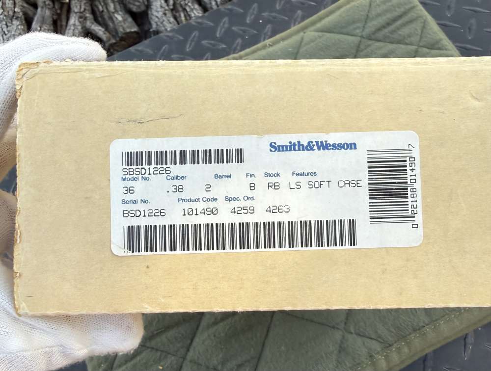 S&W Lady Smith revolver Model 36-7 Rosewood original box with Soft Case    -img-3