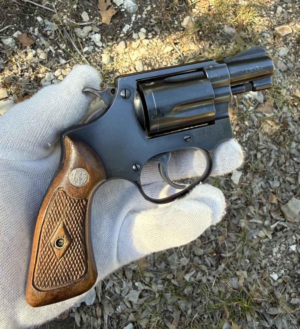 S&W 36 (Pre-model) blued 2 inch square butt Diamond Medallion grips-img-6