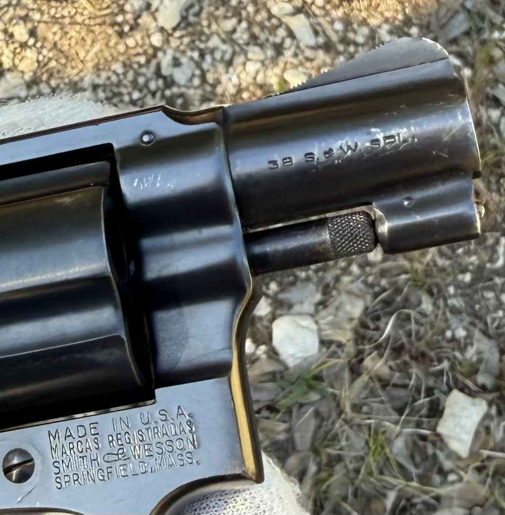S&W 36 (Pre-model) blued 2 inch square butt Diamond Medallion grips-img-7