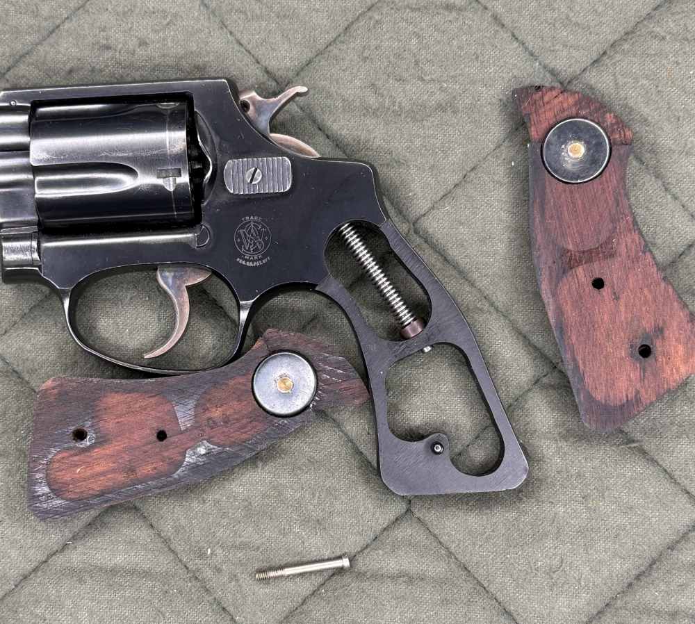 S&W 36 (Pre-model) blued 2 inch square butt Diamond Medallion grips-img-23