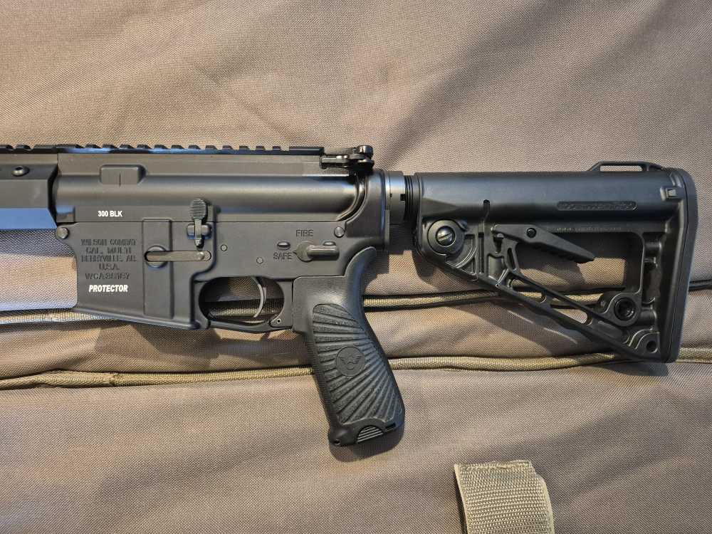 Wilson Combat AR-15 Protector Carbine 300 ACC Blackout -img-1