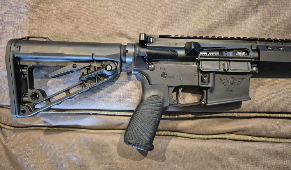 Wilson Combat AR-15 Protector Carbine 300 ACC Blackout -img-3