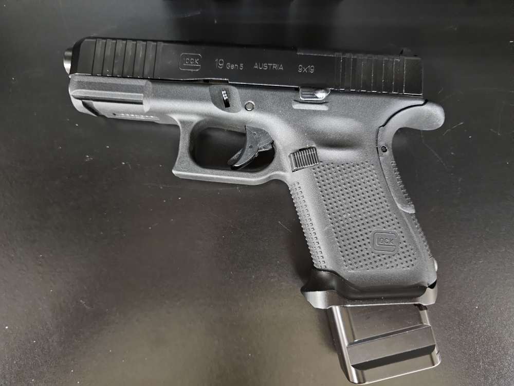 Glock 19 Gen5 MOS G19 Gen 5, comp barrel +5 MAGS & ORIG CASE LOTS OF EXTRAS-img-12