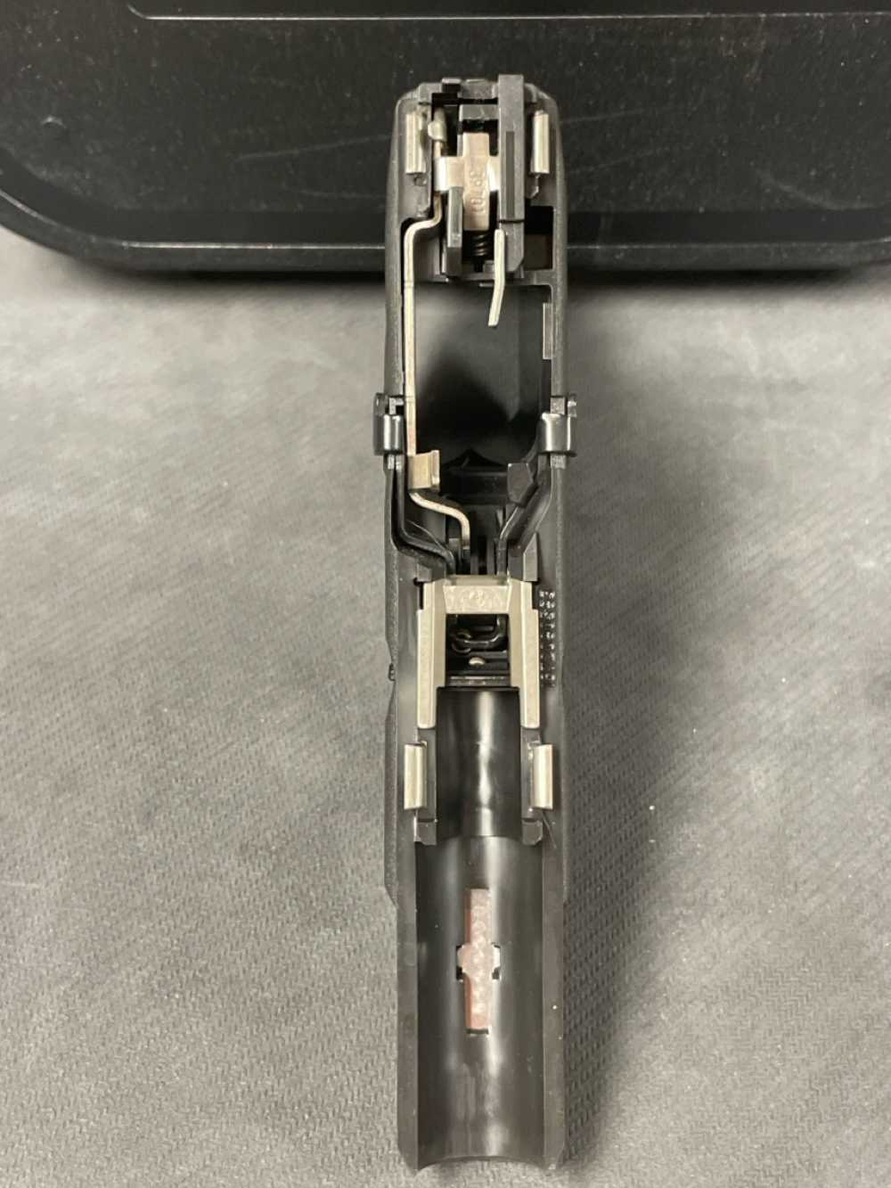 GLOCK G45 9MM Pistol 4.02"  2xtra 17rd mags - XLNT!! - Penny .01 NR-img-6